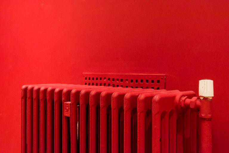 Peindre un radiateur en fonte