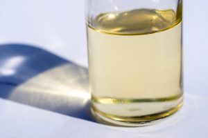 Essence de térébenthine et huile de lin